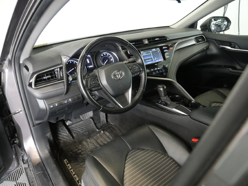 Used 2020 Toyota Camry SE FWD image 13