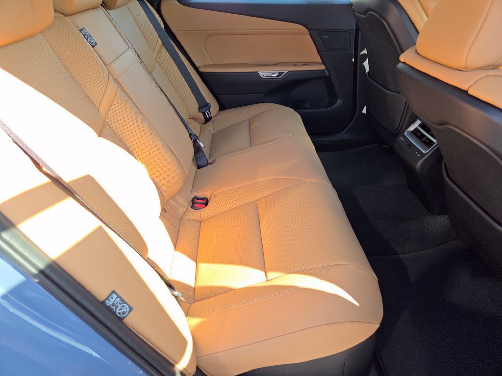 New 2026 Lexus ES 350h w/ Cold Area Package FWD image 5
