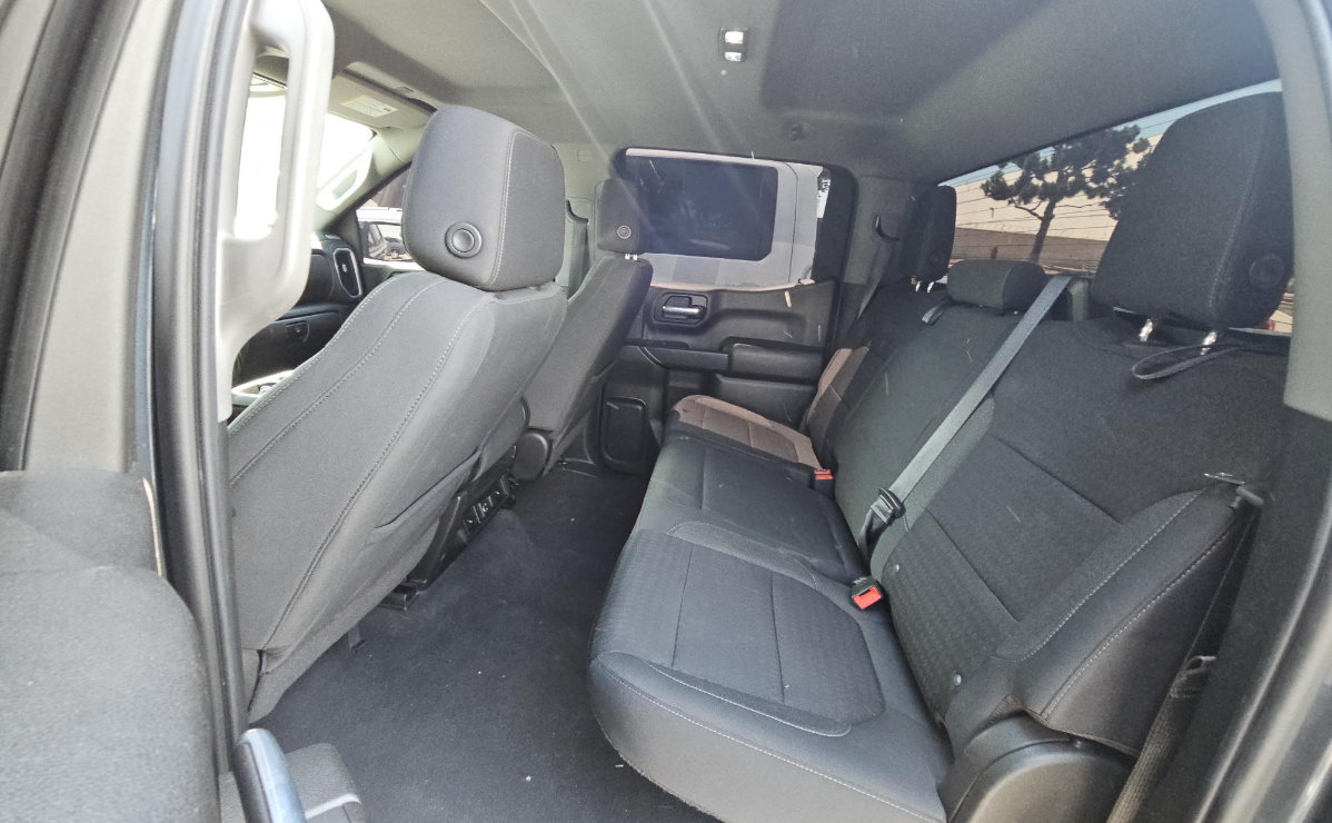 Used 2022 Chevrolet Silverado 1500 LT RWD image 11