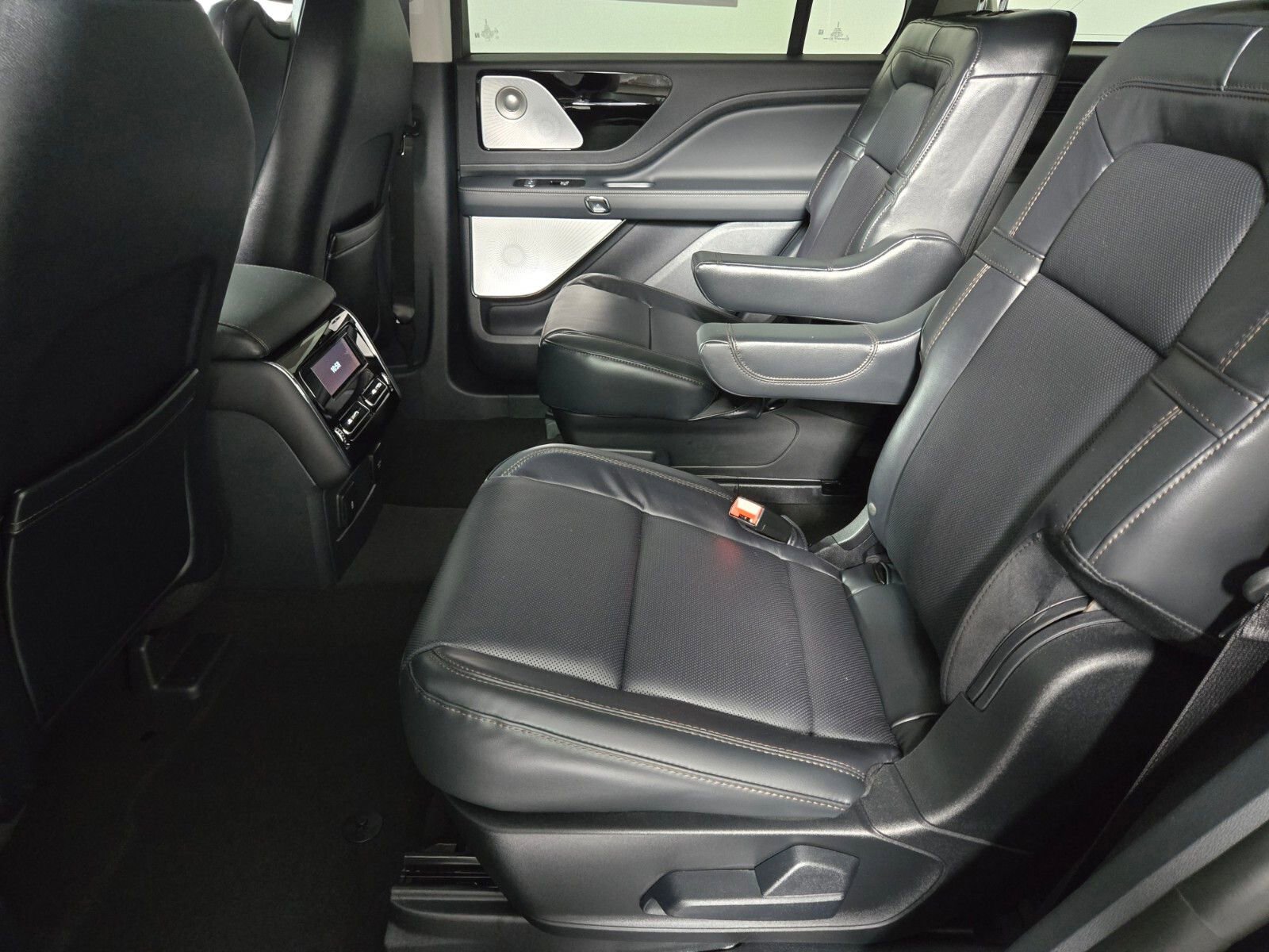 New 2026 Lincoln Aviator Reserve AWD/4WD image 14