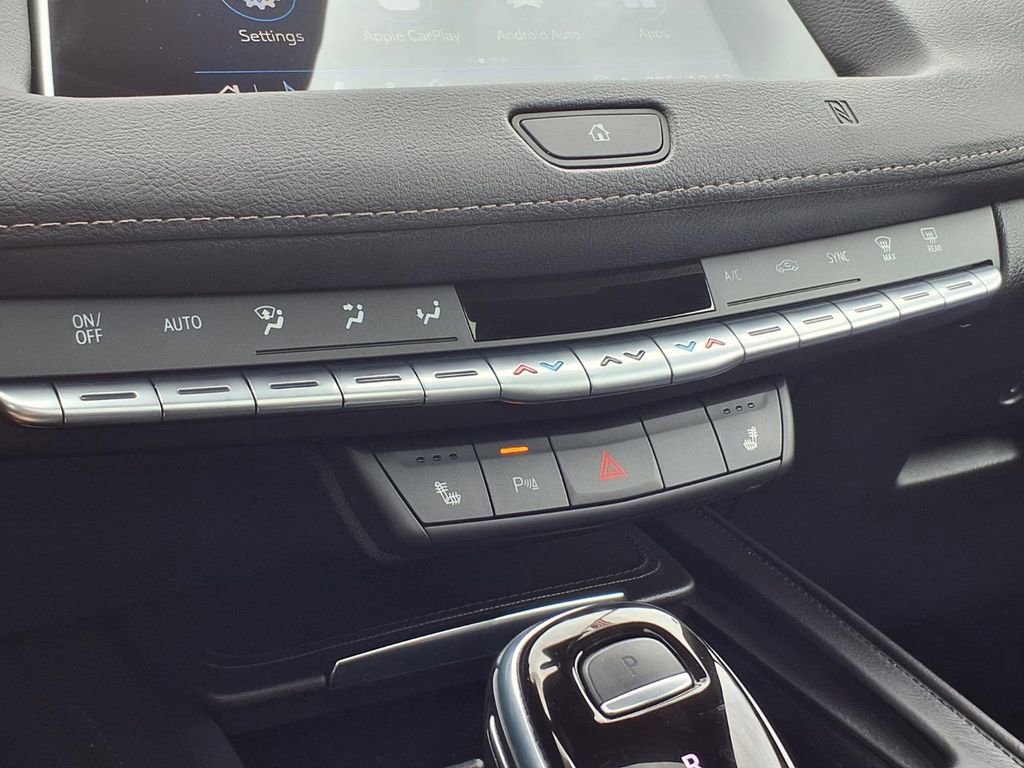 Used 2021 Cadillac XT4 Premium Luxury w/ Cold Weather Package image 13