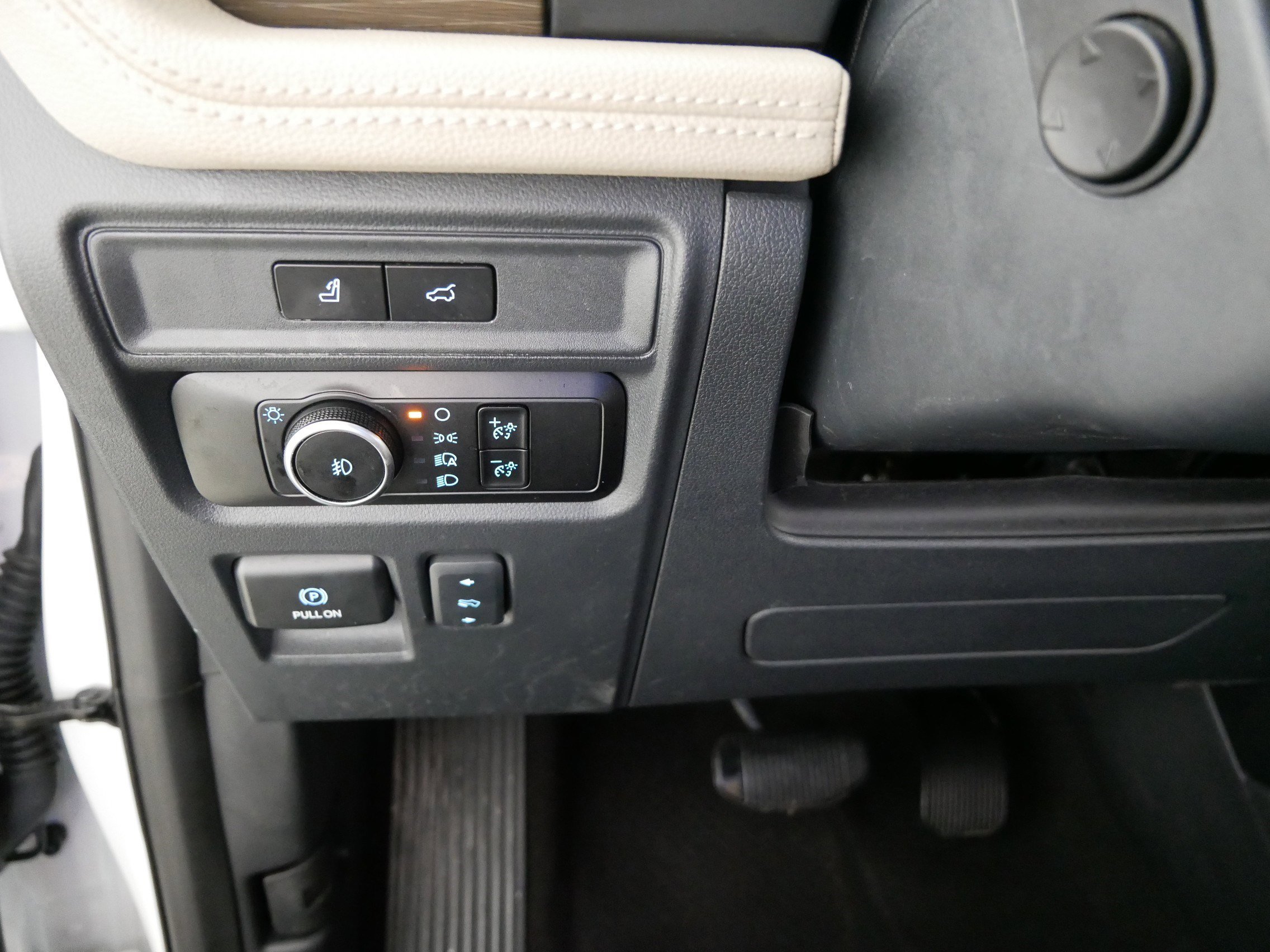 Used 2024 Ford Expedition Max Limited image 26