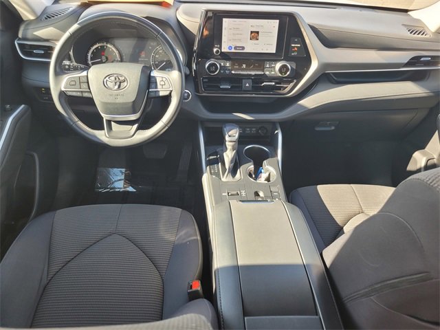 Used 2023 Toyota Highlander LE image 16