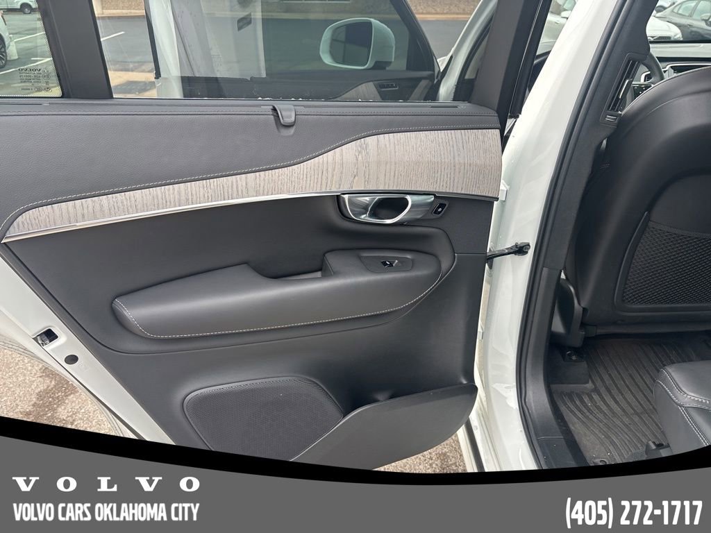 Certified 2025 Volvo XC90 B6 Ultra w/ Lounge Package image 17