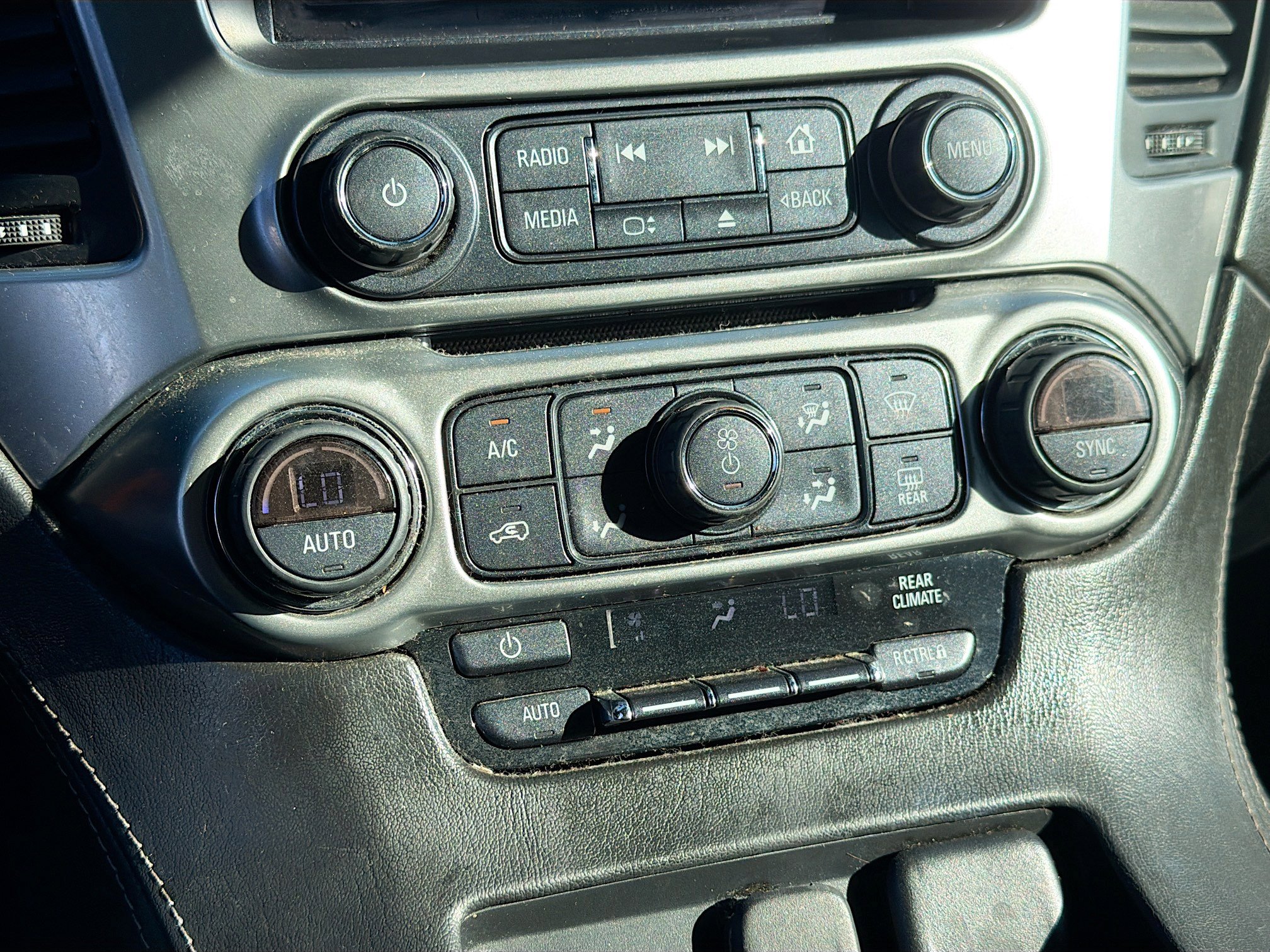 Used 2020 Chevrolet Suburban LS image 31