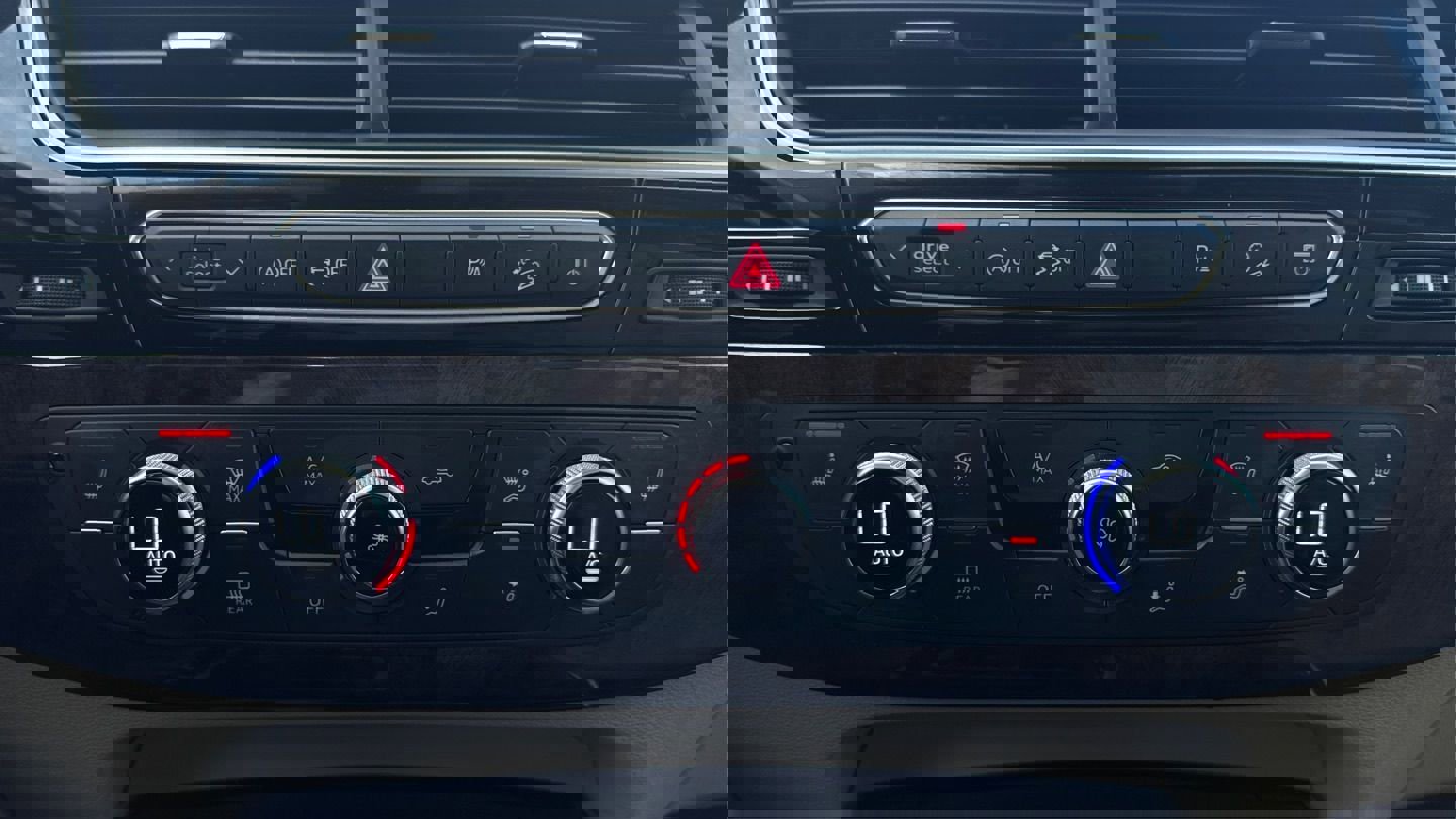 Used 2019 Audi Q7 3.0T Premium w/ Cold Weather Package image 24