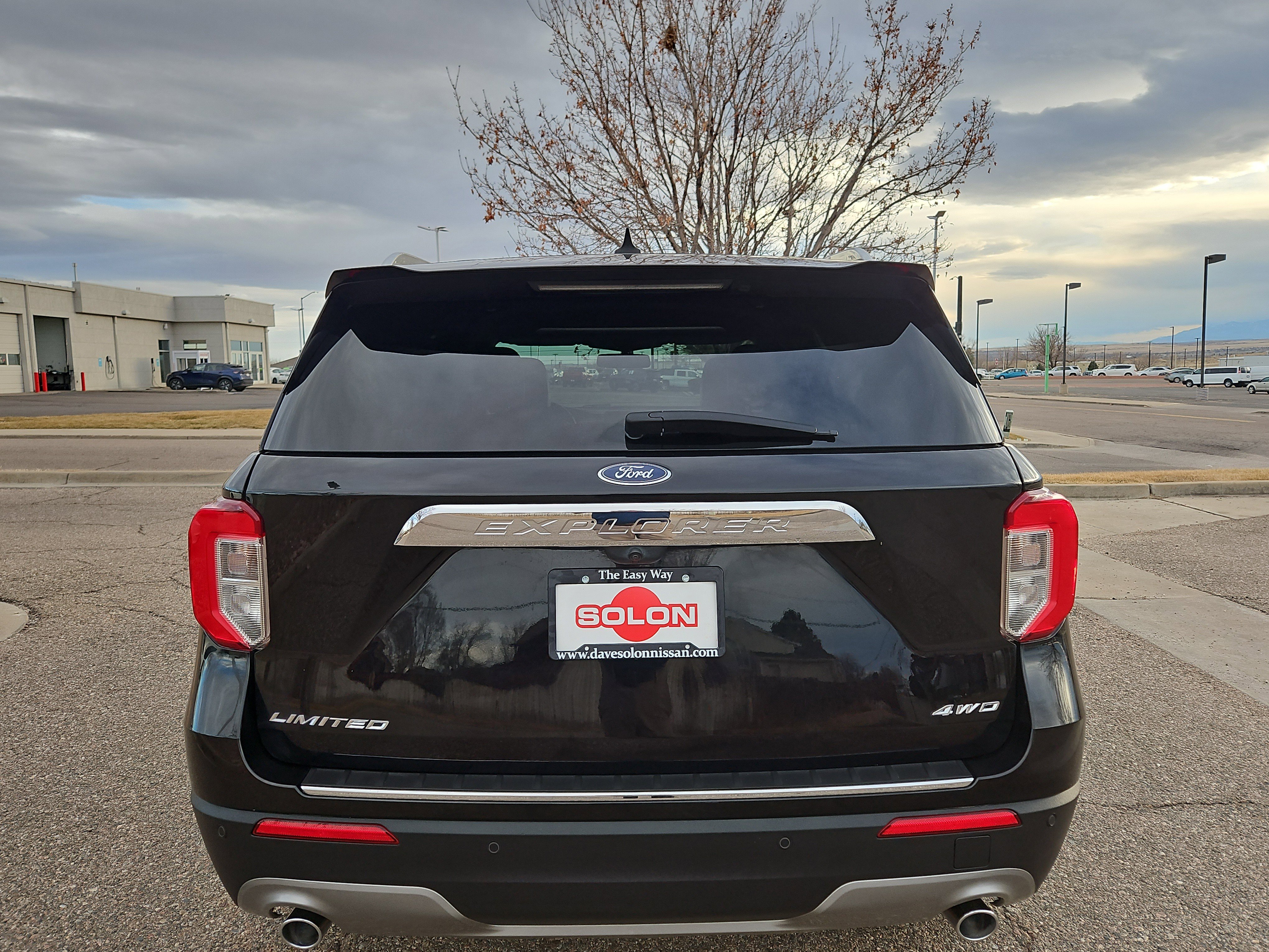 Used 2023 Ford Explorer Limited image 6