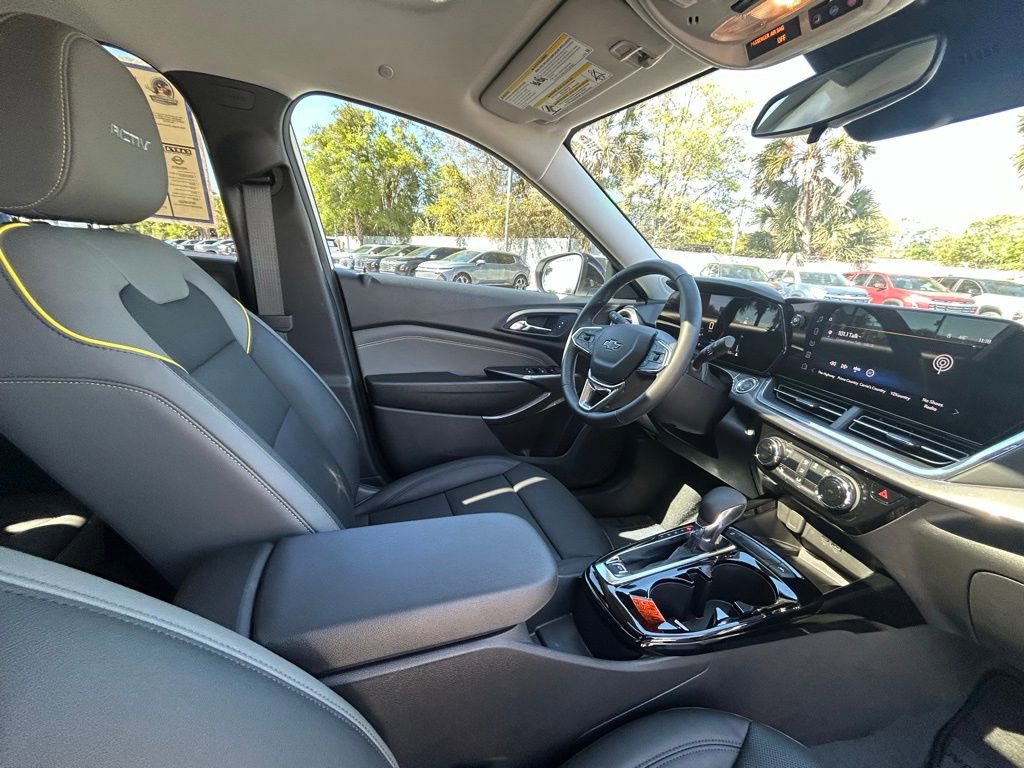 Used 2026 Chevrolet Trax ACTIV w/ Sunroof Package FWD image 25