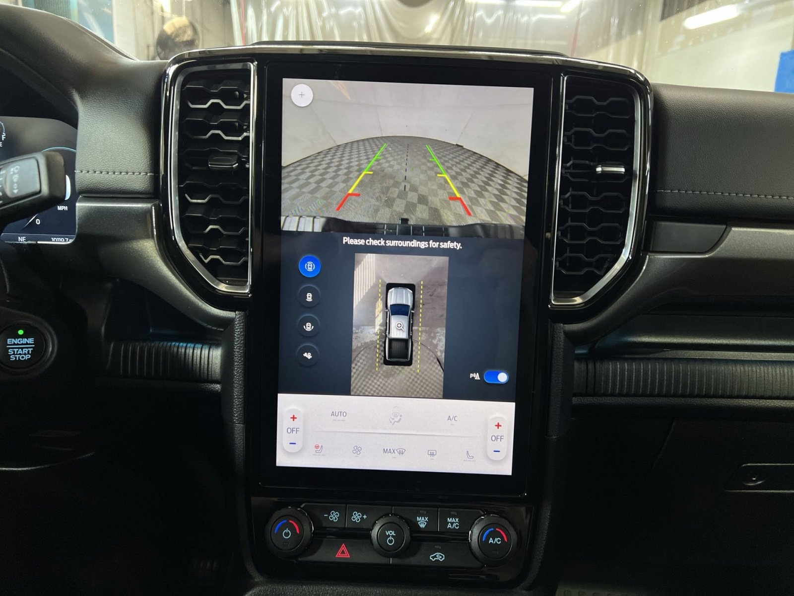 Used 2024 Ford Ranger Lariat w/ FX4 Off-Road Package image 19