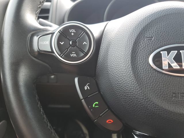 Used 2015 Kia Soul ! FWD image 21