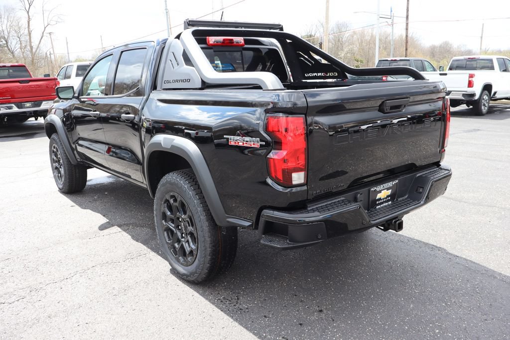 New 2026 Chevrolet Colorado Trail Boss w/ Midnight Edition AWD/4WD image 3