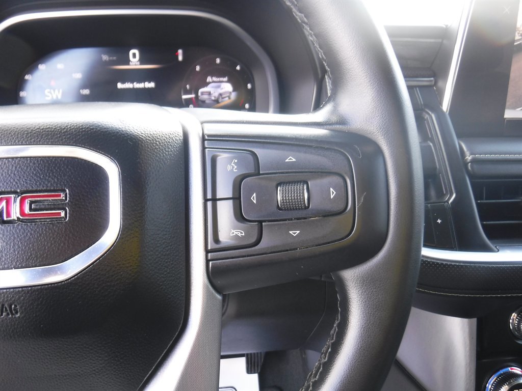 Used 2023 GMC Yukon XL SLT image 21