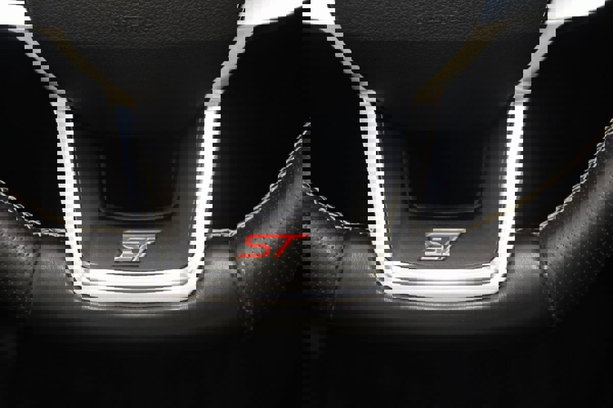 Used 2020 Ford Explorer ST w/ Premium Technology Package image 40