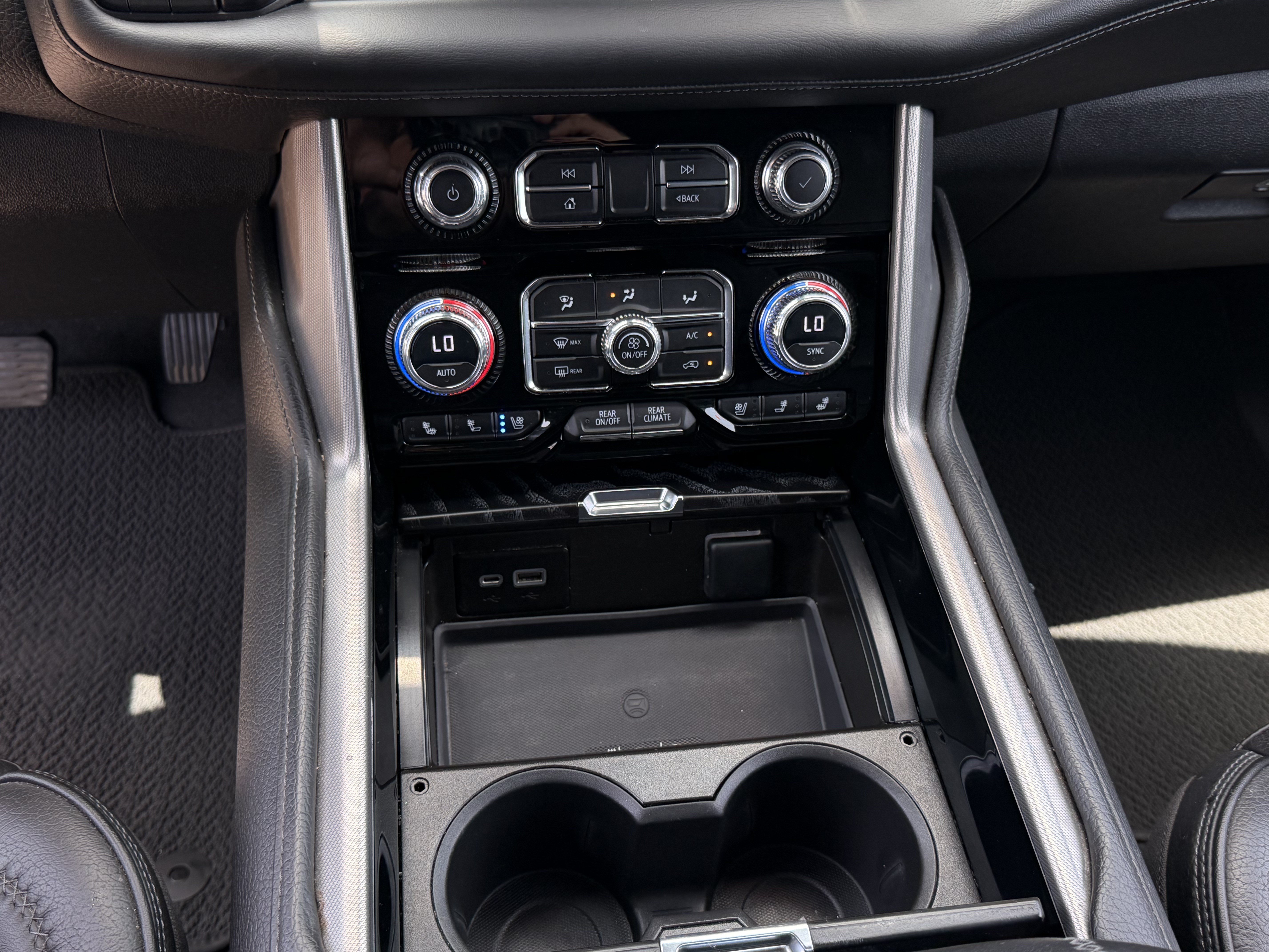 Used 2023 GMC Yukon Denali RWD image 20