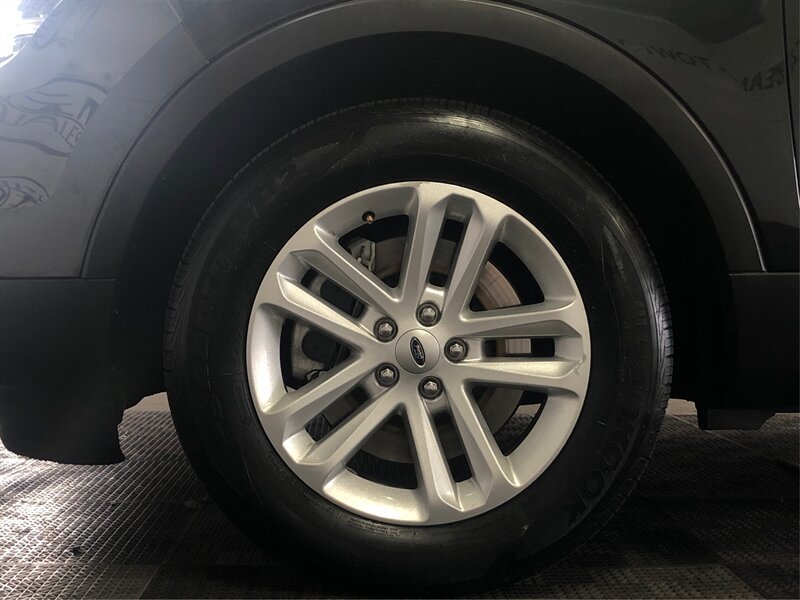 Used 2015 Ford Explorer XLT w/ Equipment Group 201B FWD image 17