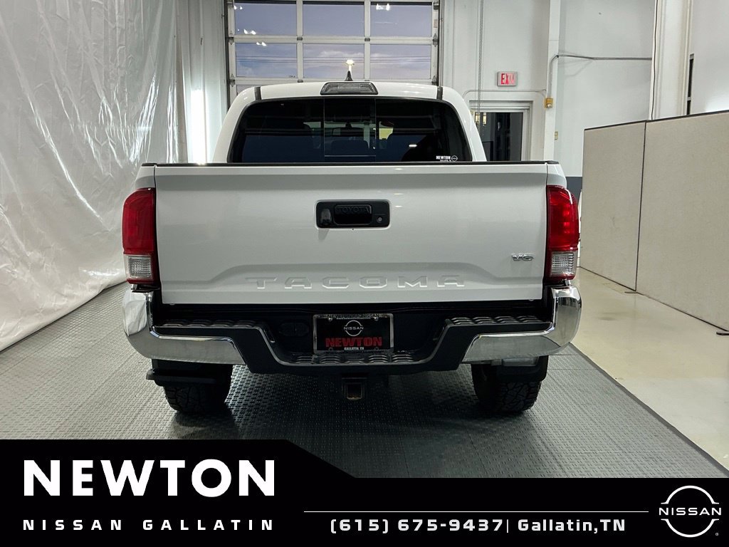 Used 2017 Toyota Tacoma TRD Off-Road w/ Tow Package (A/T) AWD/4WD image 5