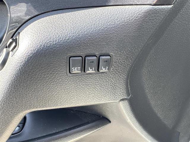 Used 2020 Nissan Rogue SV w/ Premium Package image 10