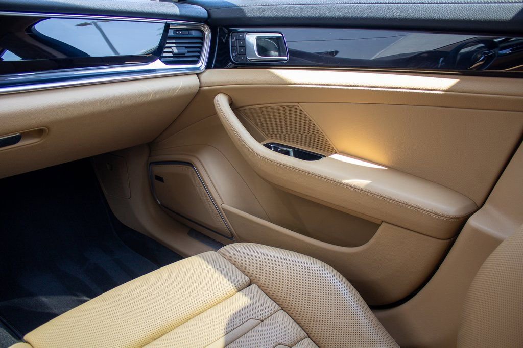 Used 2022 Porsche Panamera 4 w/ Premium Package image 20