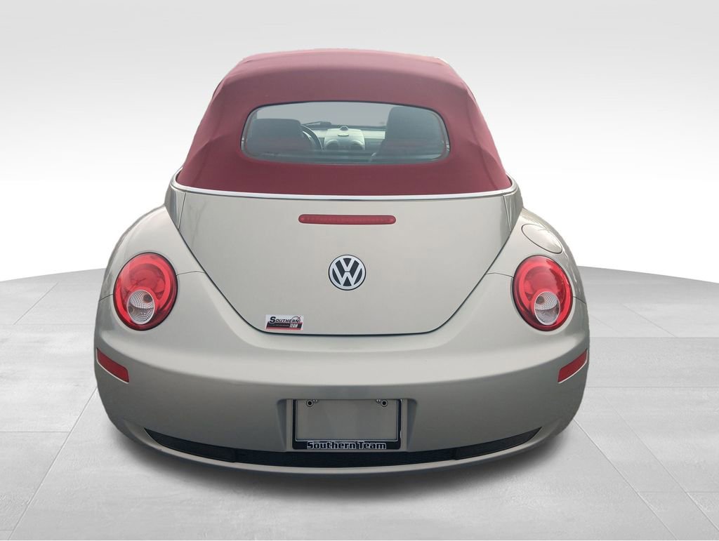 Used 2009 Volkswagen Beetle Blush image 4