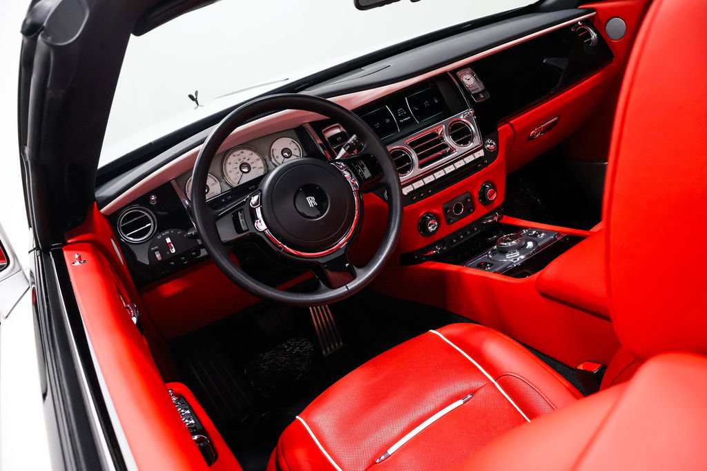 Used 2019 Rolls-Royce Dawn RWD image 91