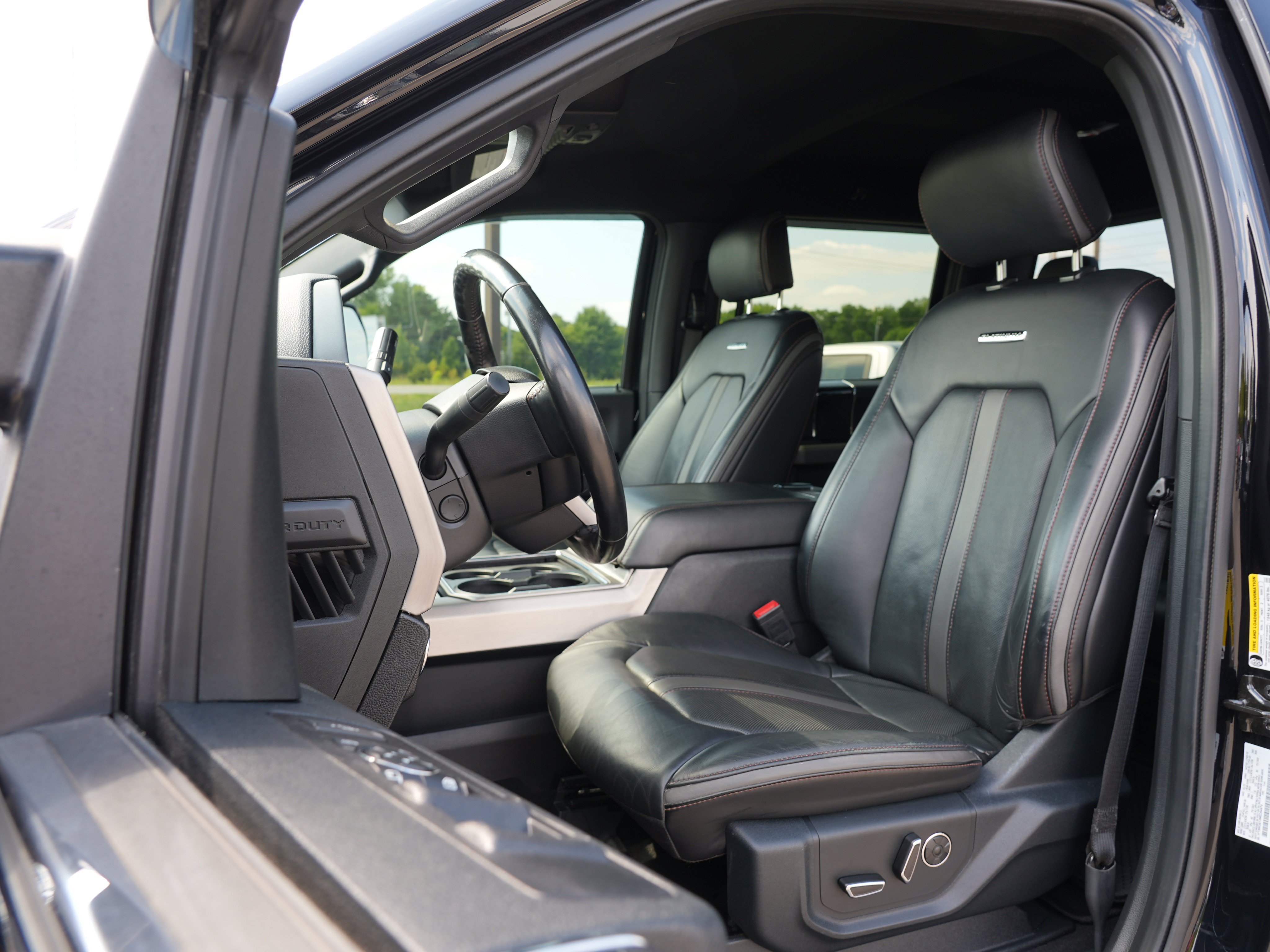 Used 2021 Ford F350 Platinum AWD/4WD image 14