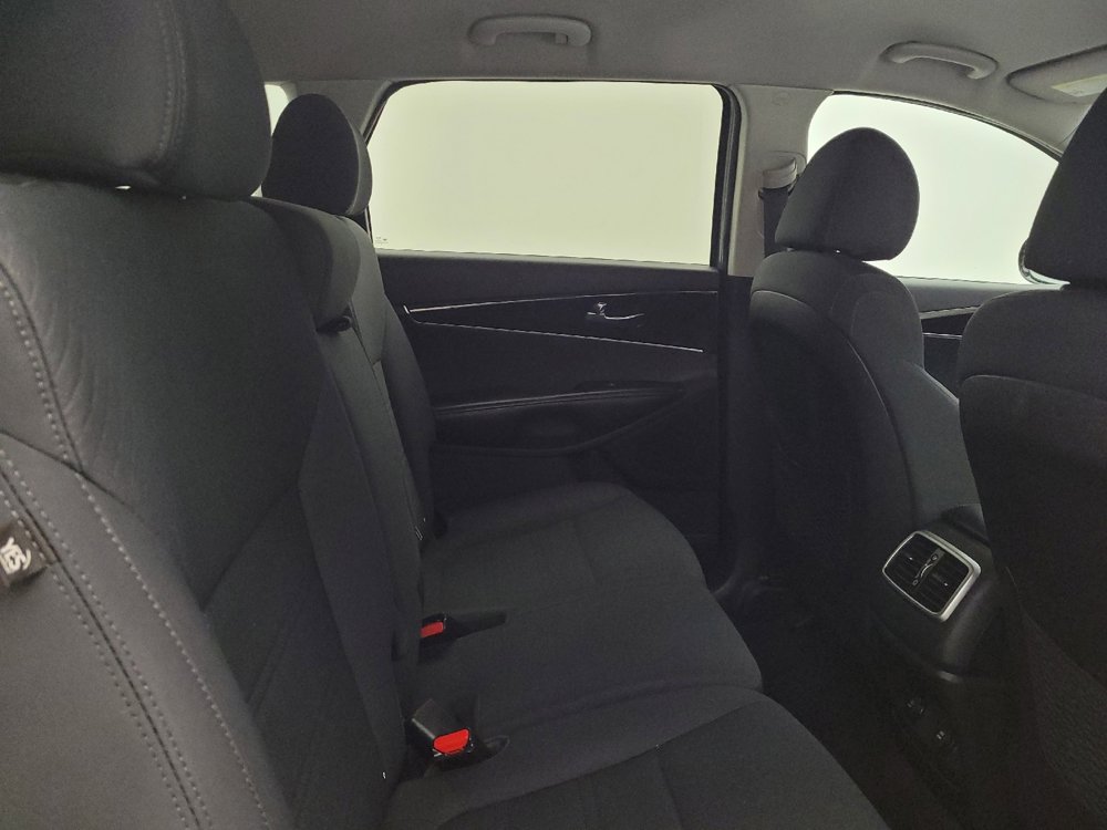 Used 2020 Kia Sorento LX image 19