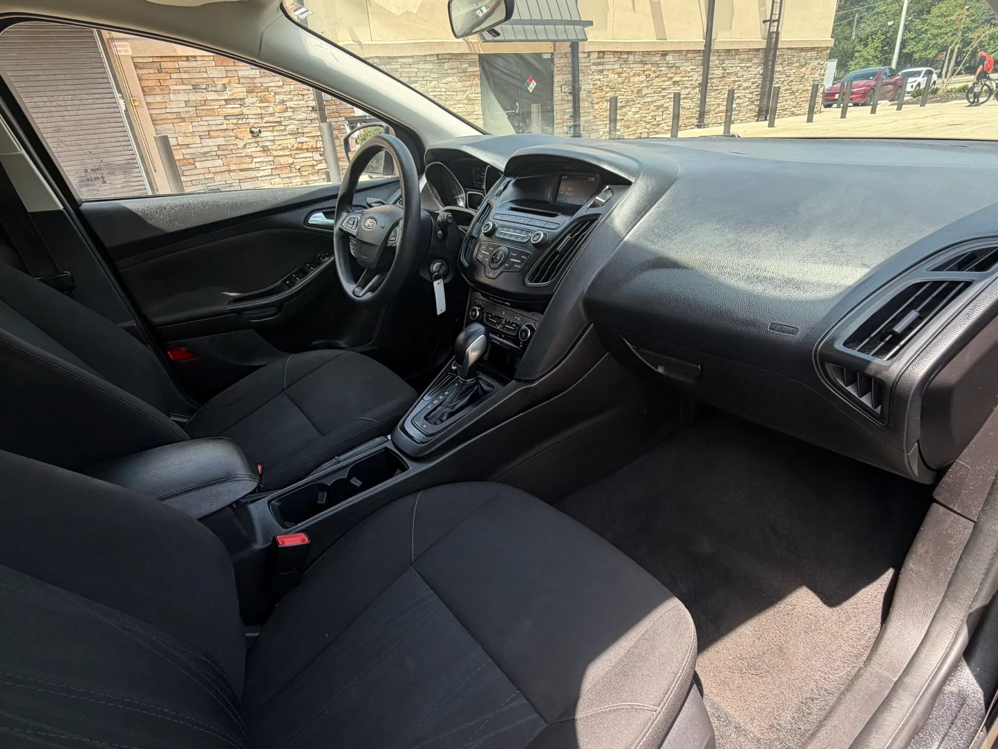 Used 2017 Ford Focus SE FWD image 11