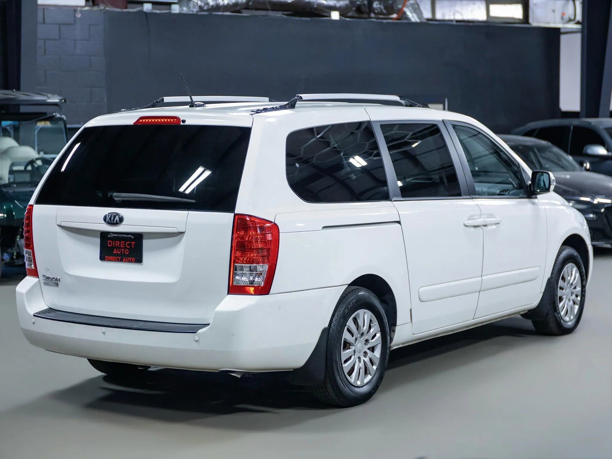 Used 2014 Kia Sedona LX image 8