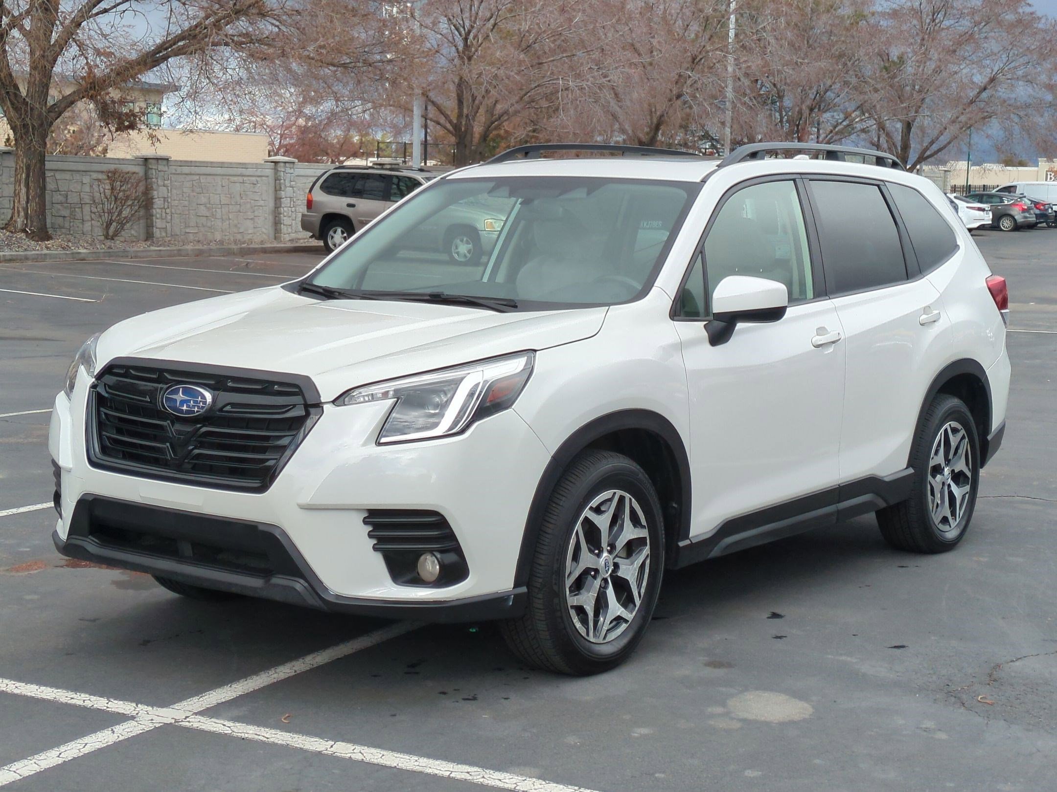 Used 2022 Subaru Forester Premium image 8