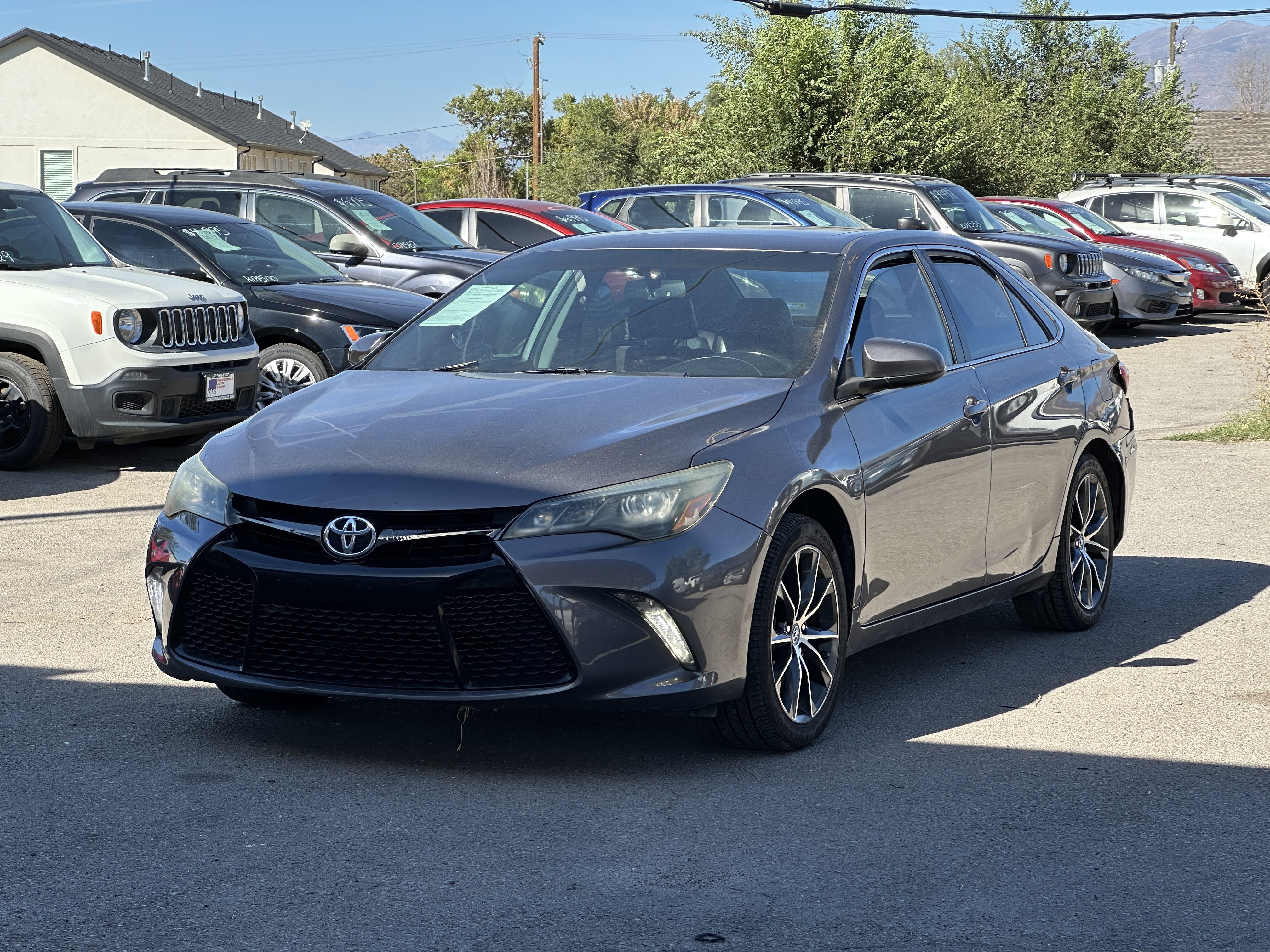 Used 2015 Toyota Camry XSE FWD image 9