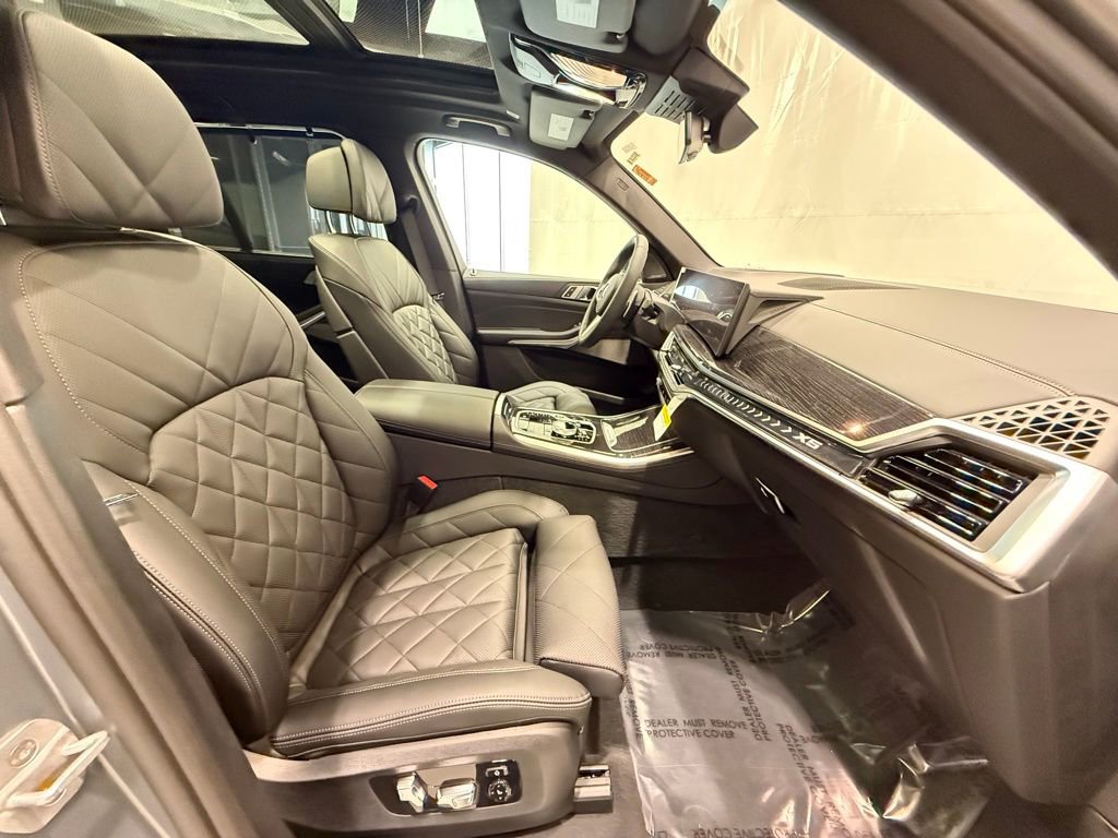 Used 2025 BMW X5 xDrive40i w/ Executive Package image 27