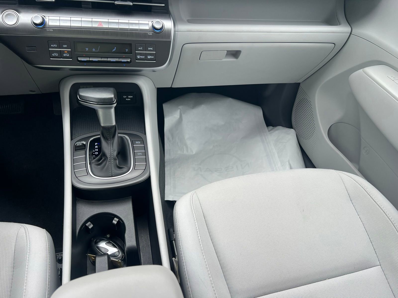 Used 2025 Hyundai Kona SEL FWD image 32