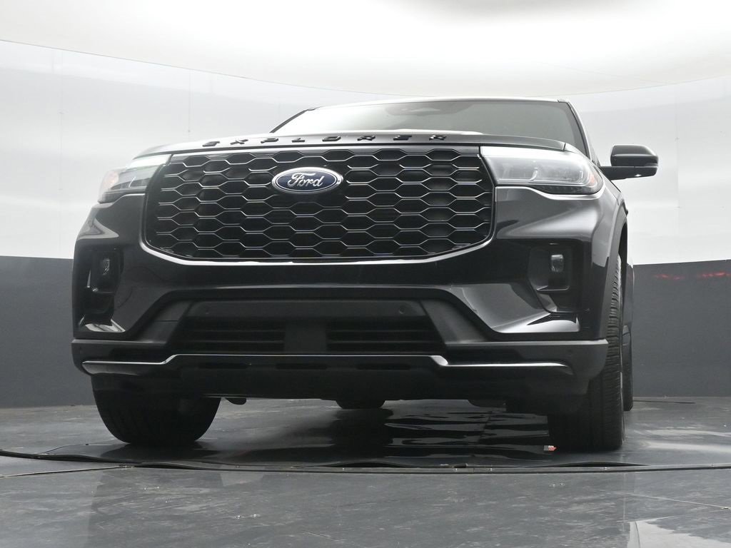 Used 2025 Ford Explorer ST-Line w/ ST-Line Street Pack image 32