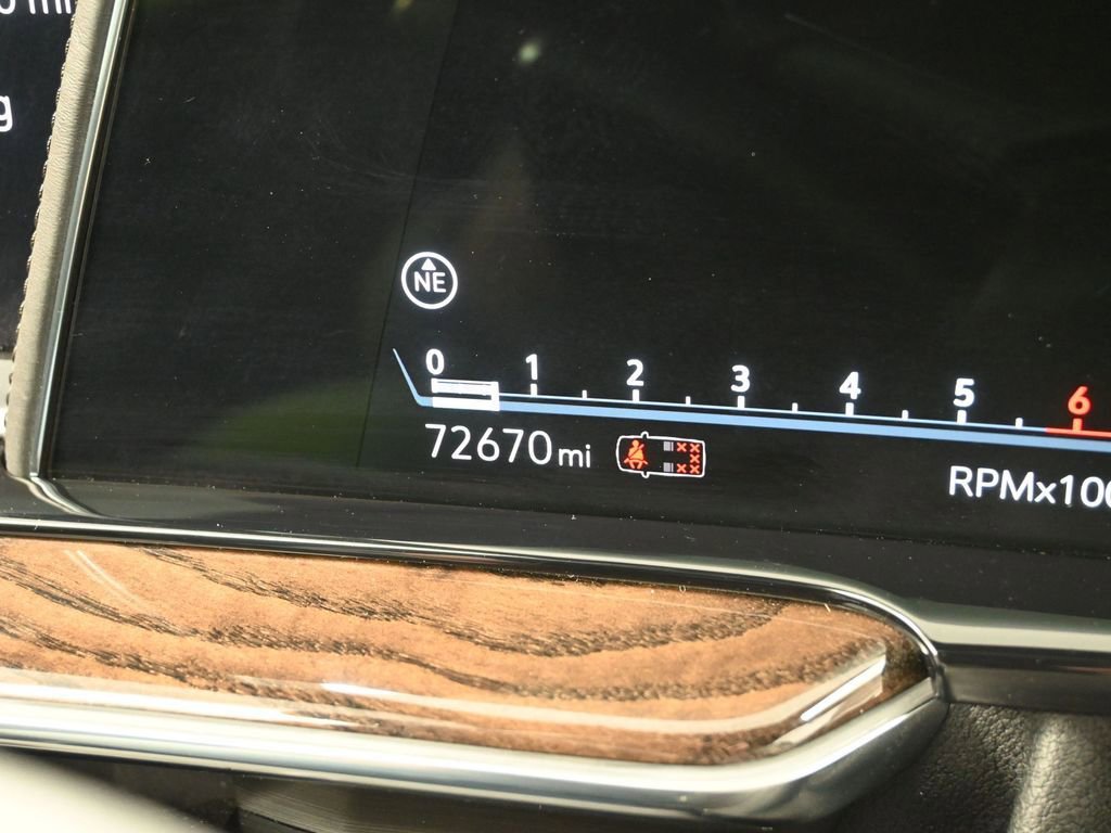 Used 2021 Cadillac Escalade Premium Luxury Platinum image 18