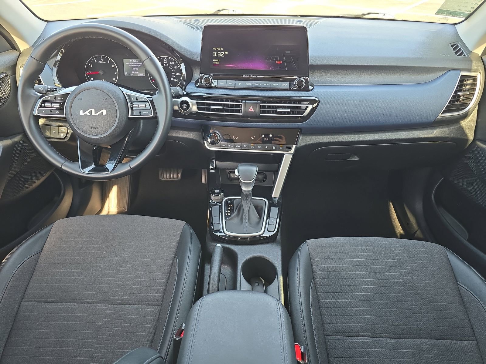 Used 2023 Kia Seltos S w/ Navigation Package image 9