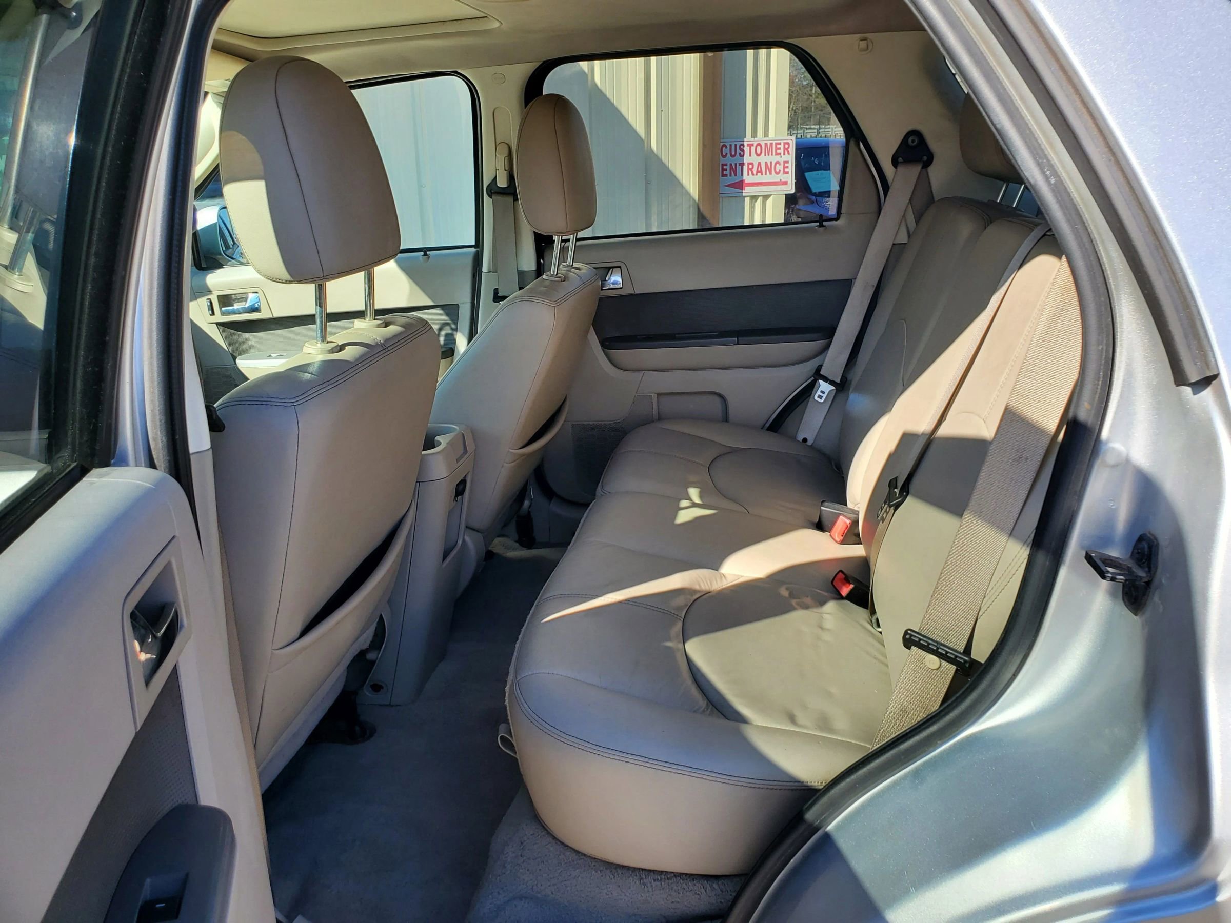 Used 2010 Mercury Mariner Premier image 25