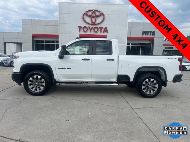 Used 2024 Chevrolet Silverado 2500 Custom w/ Custom Value Package image 8