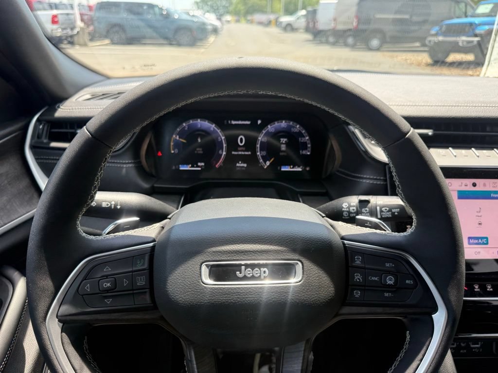 New 2026 Jeep Grand Cherokee L Limited AWD/4WD image 16