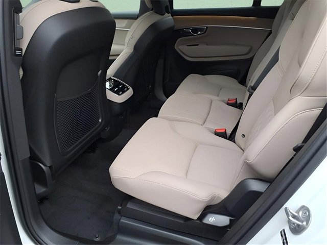 New 2026 Volvo XC90 B6 Plus w/ Protection Package Premier image 8