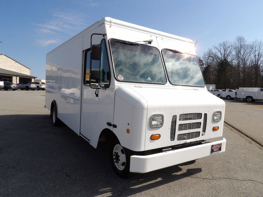 Used 2014 Ford E-350 and Econoline 350 Super Duty w/ A/C Prep Package RWD image 11