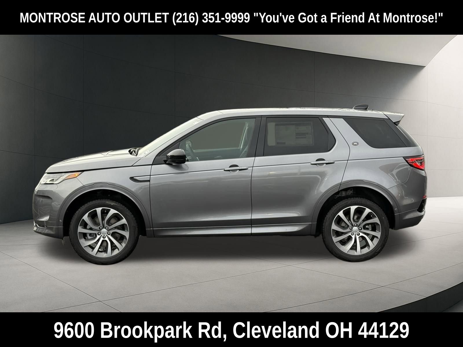 New 2025 Land Rover Discovery Sport S image 2