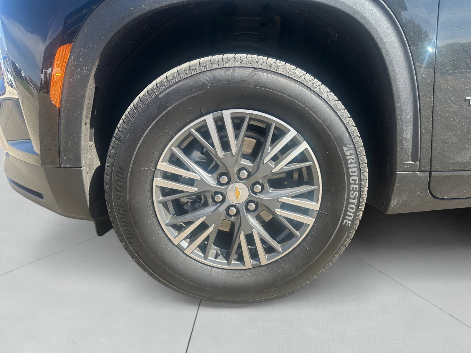 Used 2024 Chevrolet Traverse LT FWD image 14
