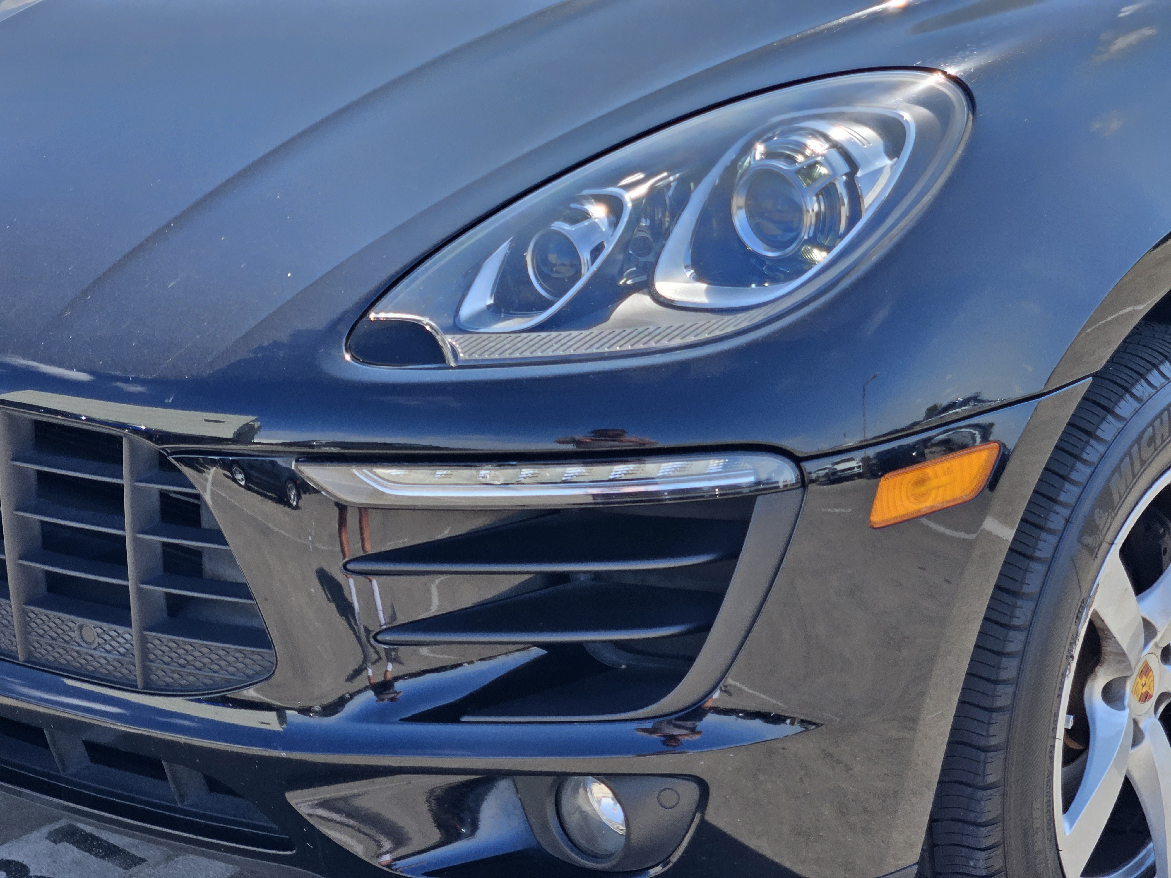 Certified 2017 Porsche Macan AWD/4WD image 12