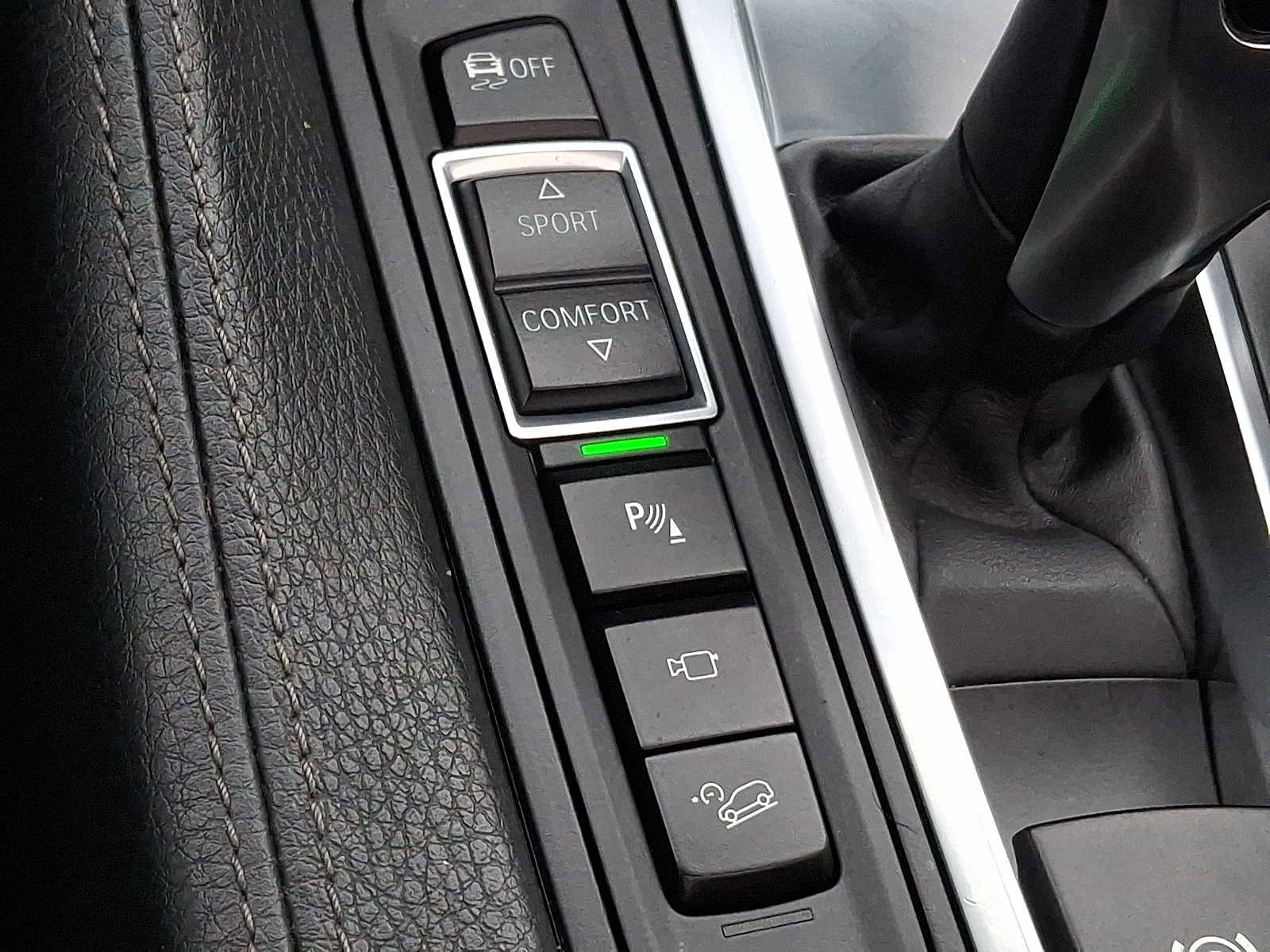 Used 2017 BMW X6 xDrive35i w/ M Sport Package image 21