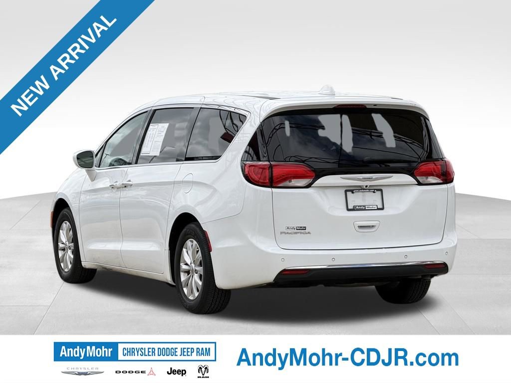 Used 2018 Chrysler Pacifica Touring Plus FWD image 5