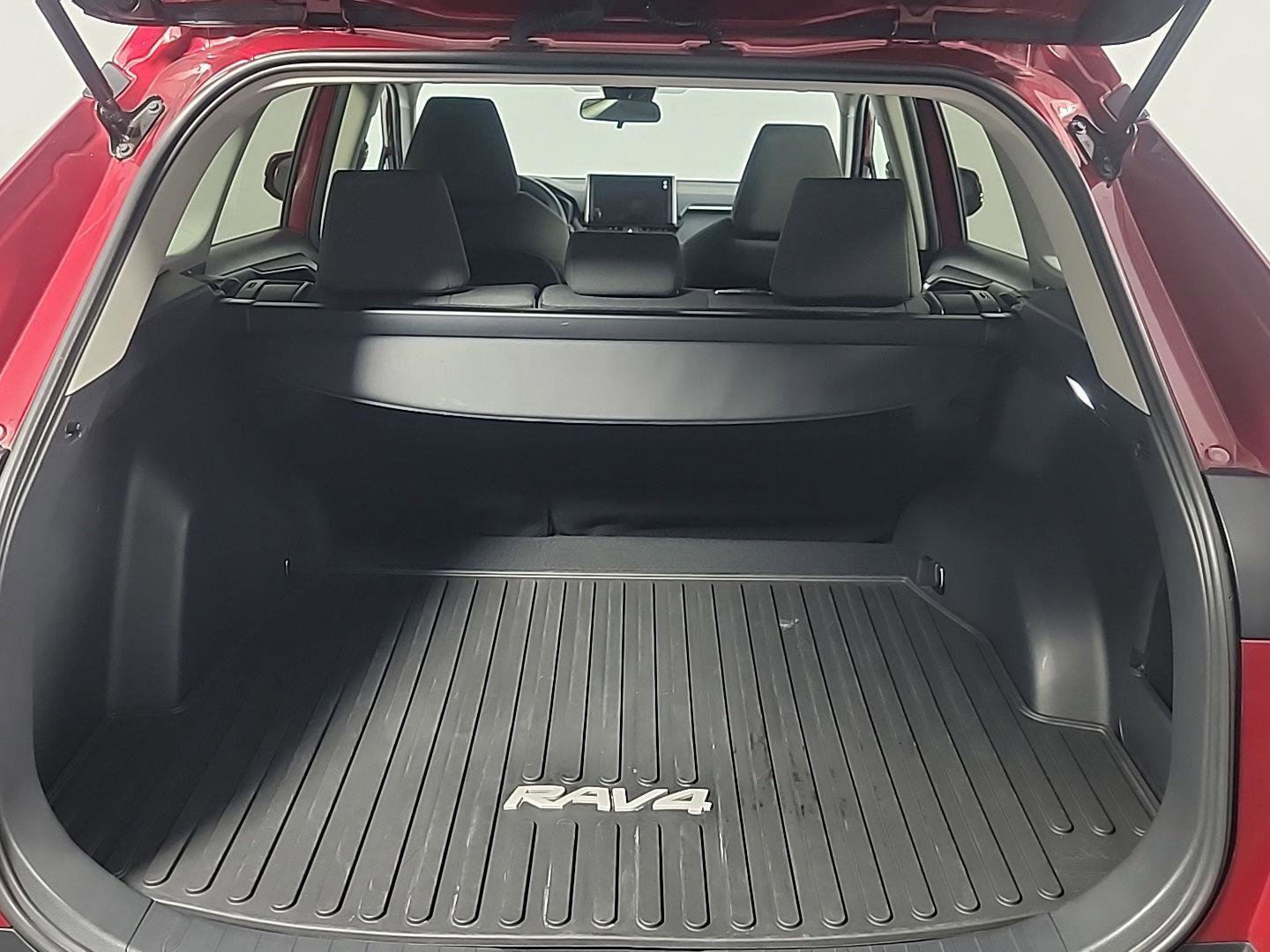 Used 2024 Toyota RAV4 XLE image 9