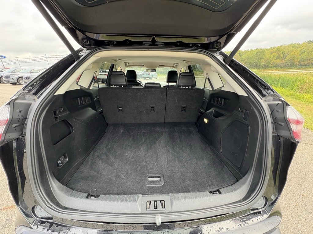 Used 2024 Ford Edge Titanium image 20