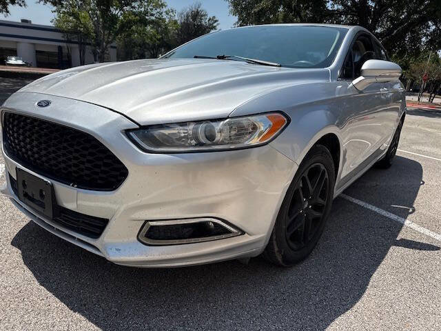 Used 2016 Ford Fusion SE image 3