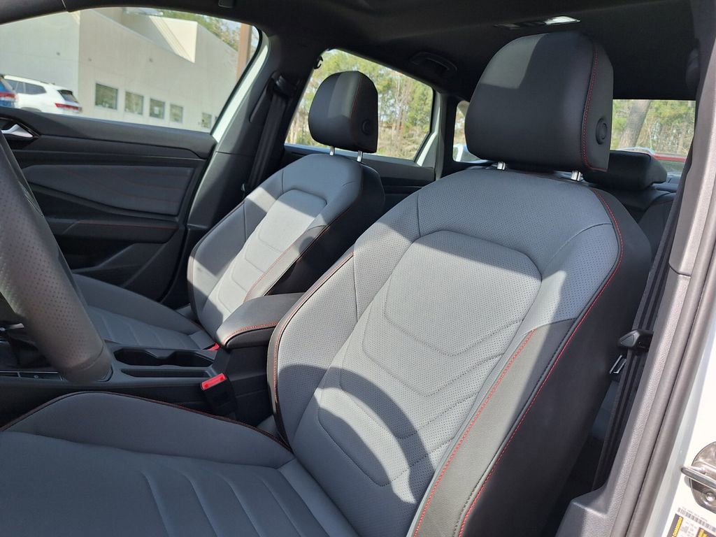 Used 2025 Volkswagen Jetta GLI Autobahn image 11