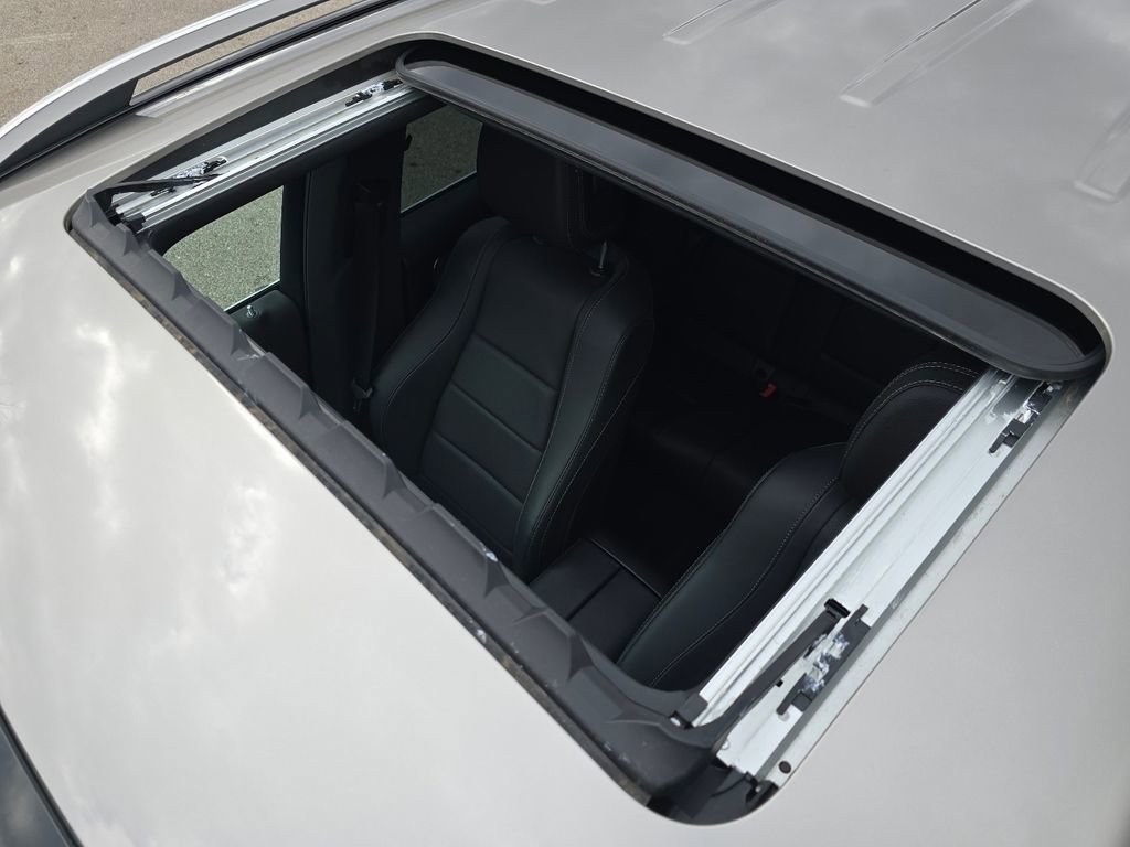 Certified 2023 Mercedes-Benz GLE 350 4MATIC w/ Premium Package image 3